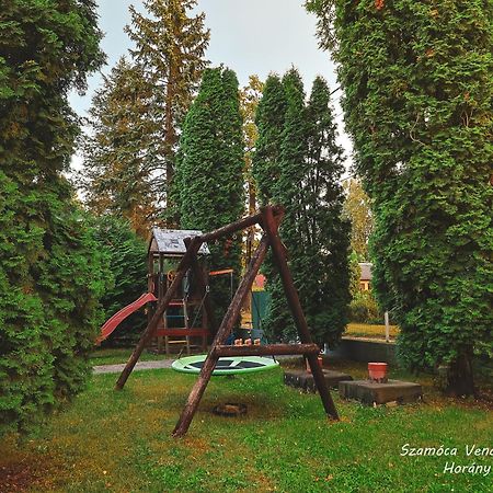 Szamóca Vendégház Horány télen nyáron Szigetmonostor Extérieur photo