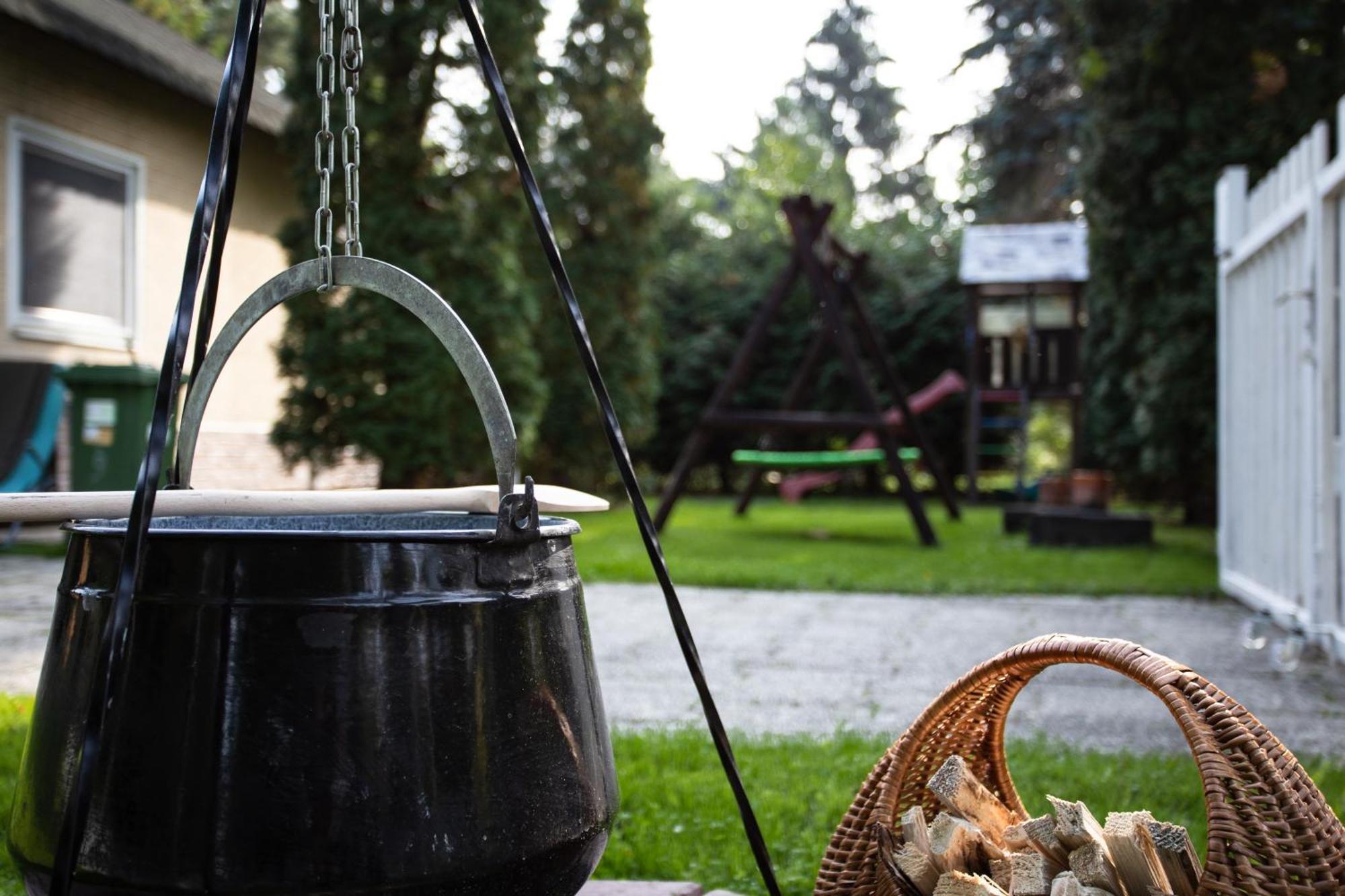 Szamóca Vendégház Horány télen nyáron Szigetmonostor Extérieur photo